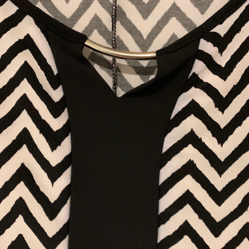 Susan Lawrence Sleeveless Blouse - Picture 3 of 6